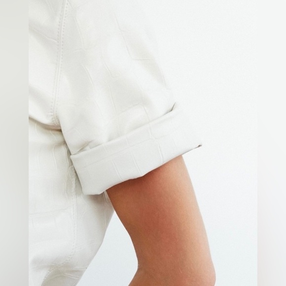 Nanushka Kaden Vegan Leather Croc Embossed Tee in Cream S - Picture 2 of 9